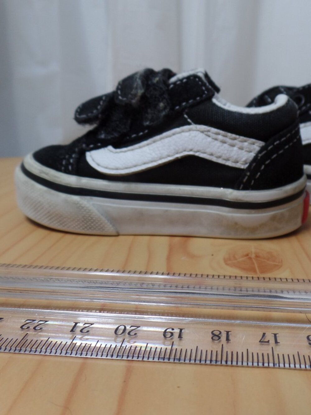 Vans Skool V Toddler Size 2 Black & White Hook & Loop